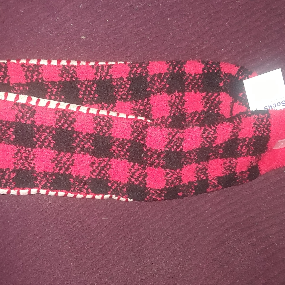 NWT🌻 Red Old Navy Cozy Slipper Socks🌻